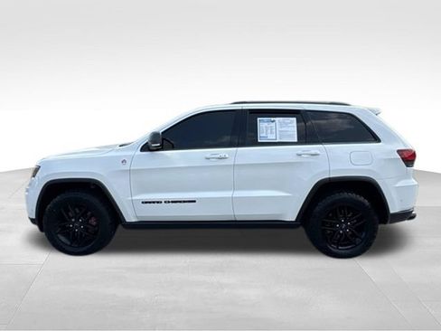 Used 2017 Jeep Grand Cherokee Trailhawk w/ Trailhawk Luxury Group AWD/4WD image 4