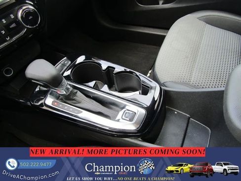 Used 2025 Chevrolet Trax LT FWD image 14