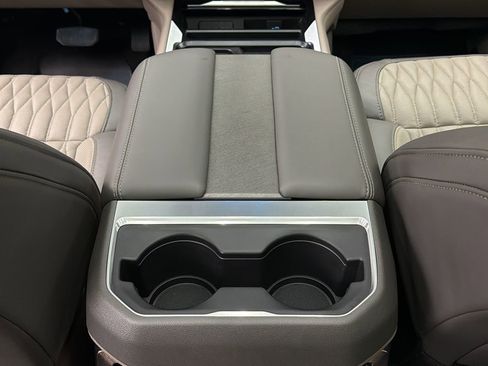 Used 2026 Ford F450 Platinum w/ Platinum Plus Package image 39