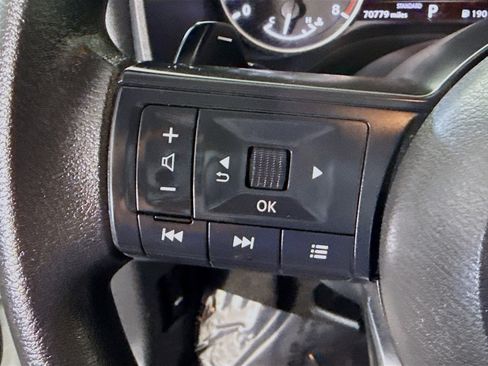 Used 2022 Nissan Rogue S image 14