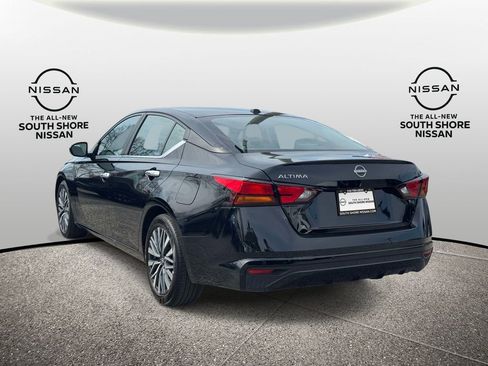 Used 2025 Nissan Altima 2.5 SV FWD image 7