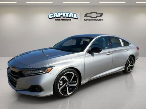 Used 2022 Honda Accord Sport image 1