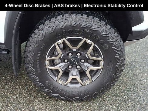 Used 2024 Chevrolet Colorado ZR2 w/ Safety Package image 13