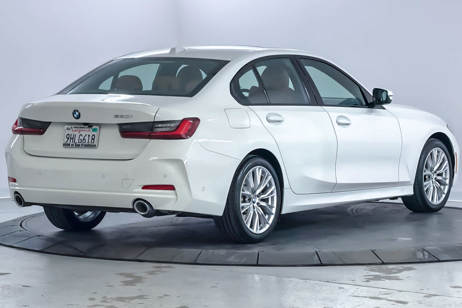 Used 2023 BMW 330i Sedan RWD image 2