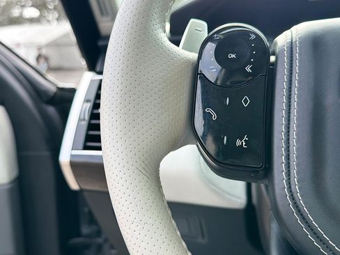 Used 2022 Land Rover Range Rover Sport SVR image 37