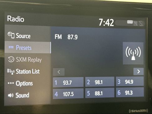 Used 2021 Toyota Corolla LE FWD image 16