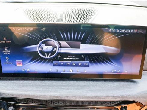 Certified 2025 BMW 330i xDrive Sedan w/ M Sport Package image 18