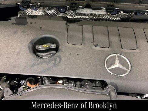 Used 2022 Mercedes-Benz GLB 250 4MATIC image 35