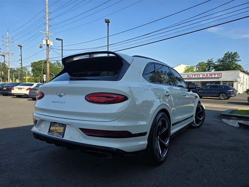 Used 2022 Bentley Bentayga AWD/4WD image 2