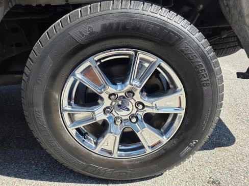 Used 2015 Ford F150 XLT w/ Equipment Group 302A Luxury AWD/4WD image 9