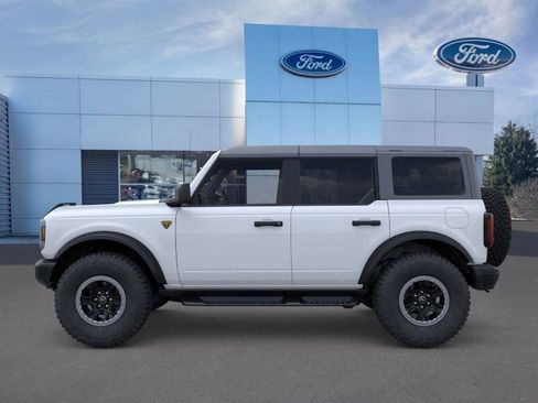 New 2026 Ford Bronco Badlands w/ Sasquatch Package image 3