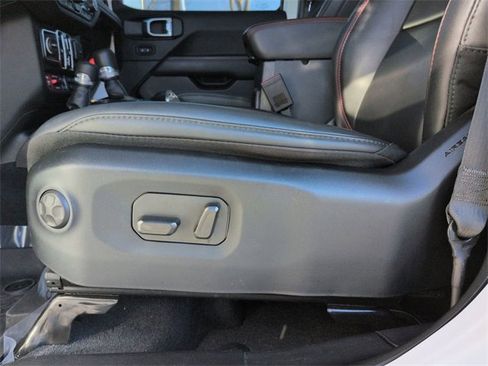 Certified 2024 Jeep Wrangler Unlimited Rubicon image 19