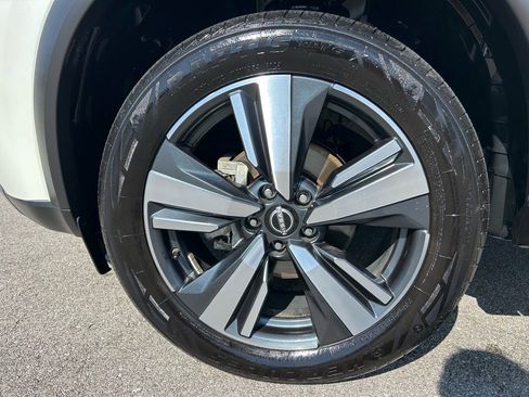 Used 2023 Nissan Rogue SL image 46