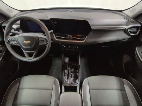 Used 2025 Chevrolet TrailBlazer LT image 16