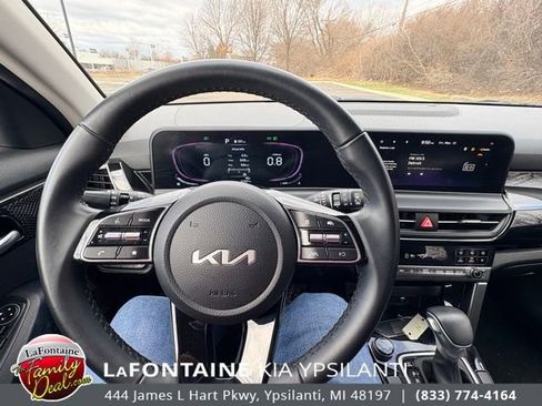 Certified 2025 Kia Seltos S image 13