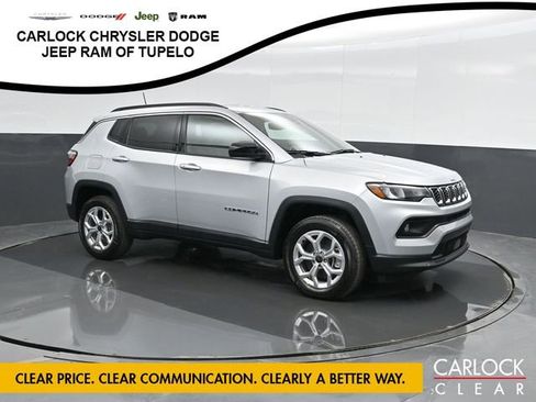 New 2026 Jeep Compass Latitude image 4