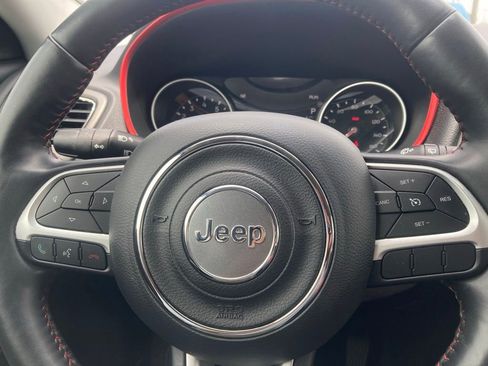 Used 2018 Jeep Compass Trailhawk w/ Leather Interior Group AWD/4WD image 16