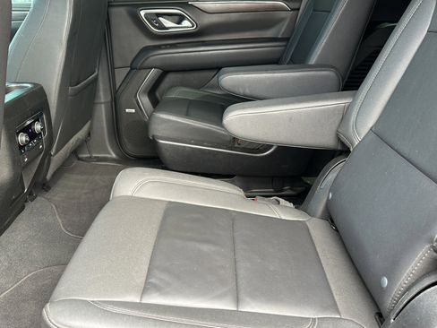 Used 2024 Chevrolet Tahoe LT w/ LT Signature Package RWD image 19