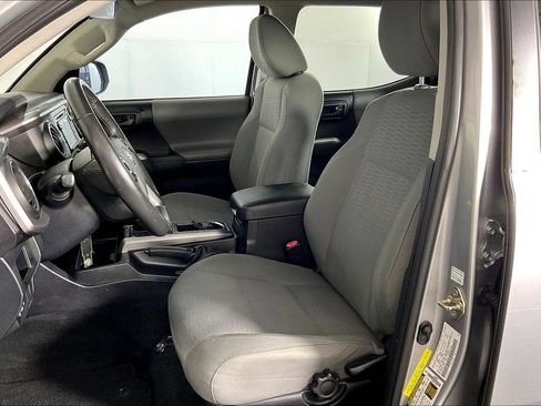 Used 2016 Toyota Tacoma SR5 w/ Towing Package RWD image 30