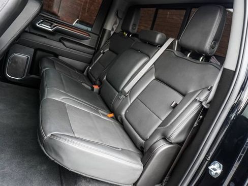 Used 2024 GMC Sierra 3500 Denali AWD/4WD image 18