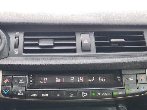 Used 2014 Lexus CT 200h image 17