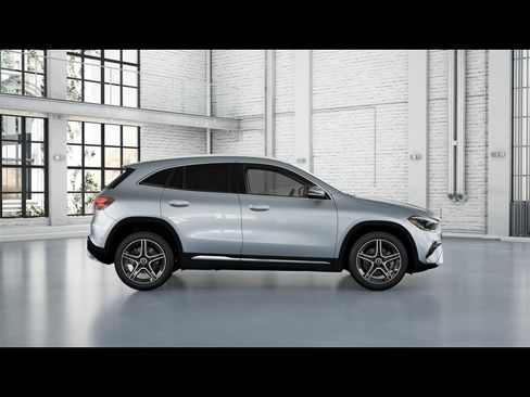 Certified 2026 Mercedes-Benz GLA 250 4MATIC image 11