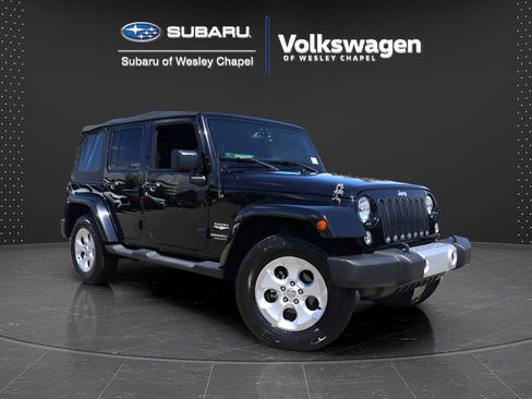 Used 2015 Jeep Wrangler Unlimited Sahara w/ Connectivity Group AWD/4WD image 1