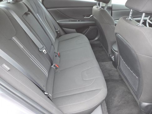 Used 2025 Hyundai Elantra SEL FWD image 26