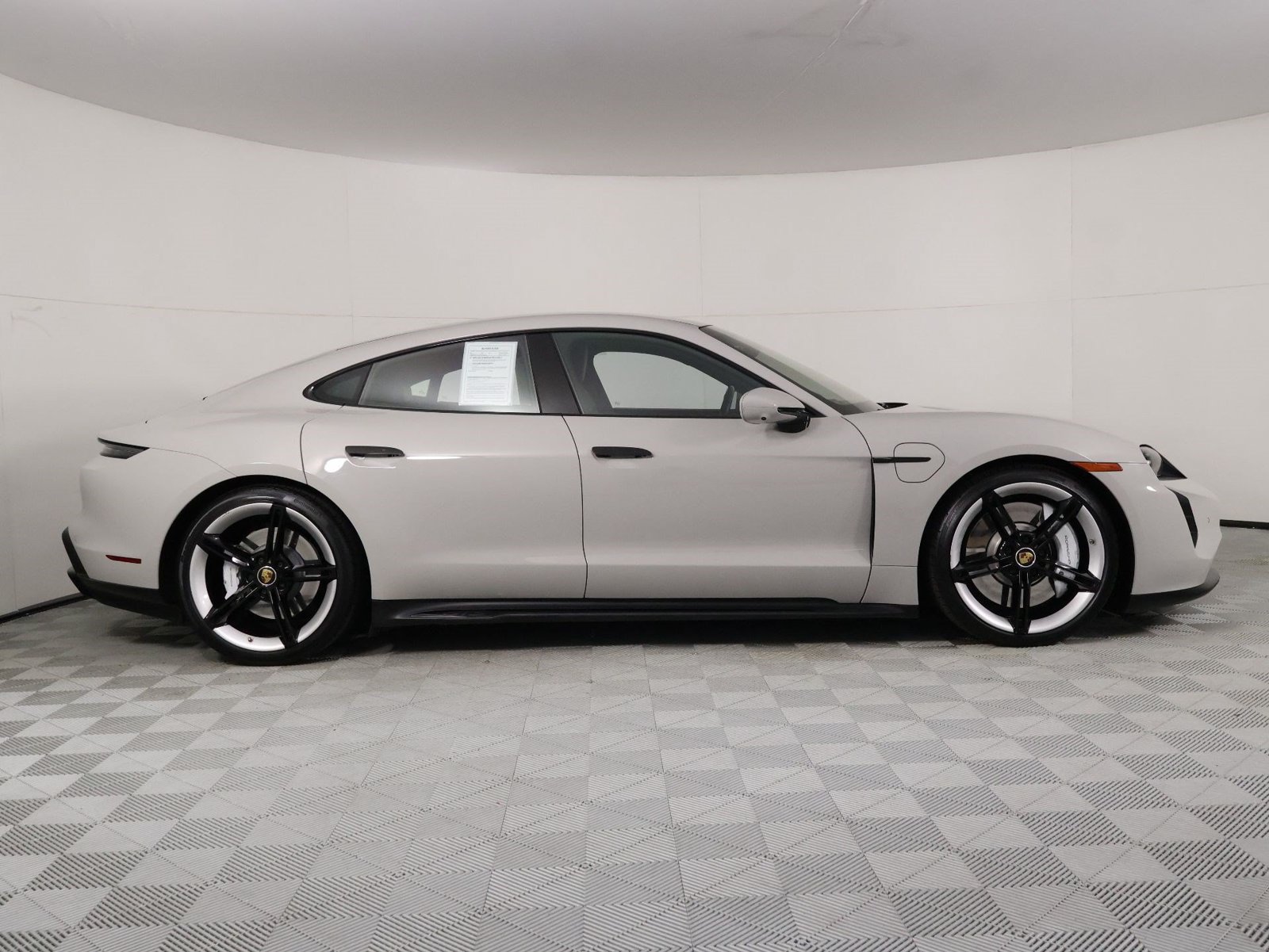 Certified 2023 Porsche Taycan GTS AWD/4WD image 8
