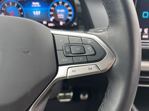 Used 2025 Volkswagen Atlas Cross Sport SEL Premium R-Line image 18