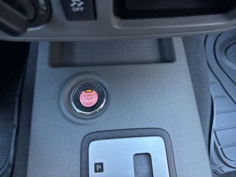 Used 2021 Nissan Frontier SV image 19