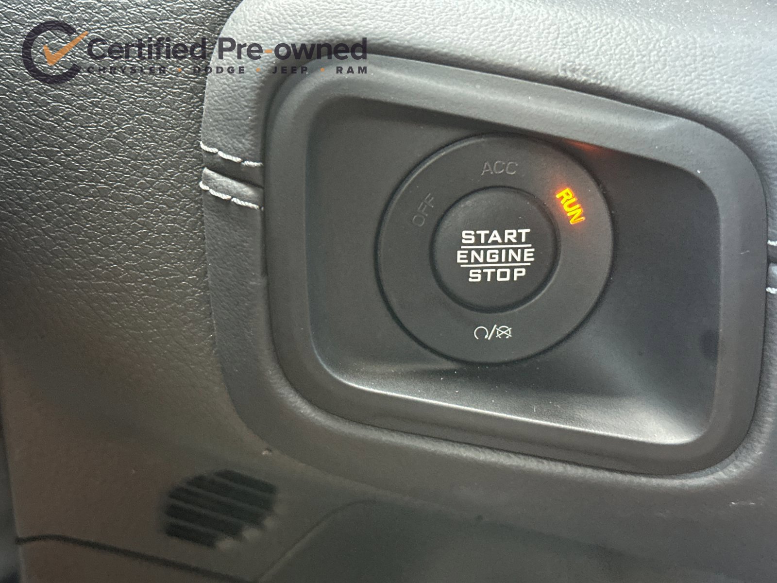 Used 2025 Jeep Wrangler Unlimited Sahara AWD/4WD image 23