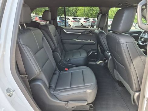 Used 2026 GMC Acadia Elevation w/ Elevation Premium Package FWD image 29