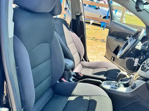 Used 2014 Chevrolet Cruze LT image 18