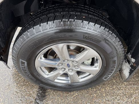 Used 2018 Ford F150 Lariat image 9