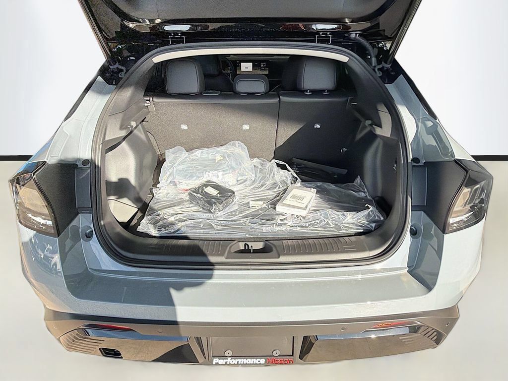 New 2026 Nissan Leaf Platinum+ w/ Cargo Package (Platinum+) FWD image 30