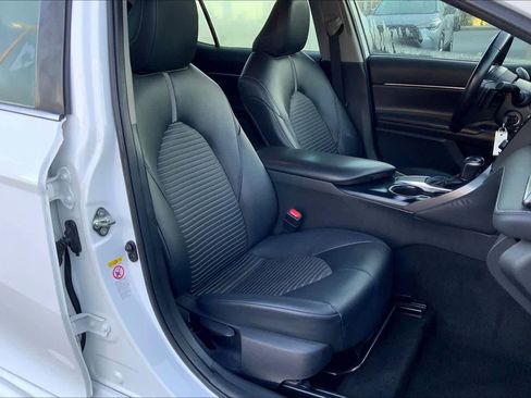 Used 2019 Toyota Camry SE image 8