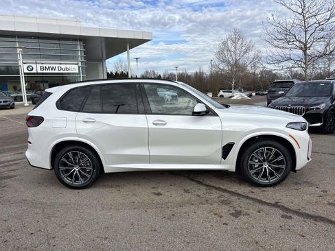 New 2026 BMW X5 xDrive40i w/ M Sport Package AWD/4WD image 8