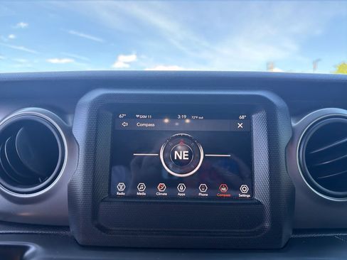 Used 2019 Jeep Wrangler Unlimited Sport S AWD/4WD image 24