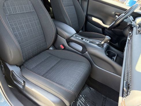 Certified 2025 Honda HR-V Sport image 8