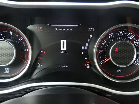 Used 2016 Dodge Challenger SXT Plus RWD image 11