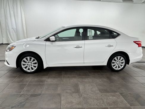 Used 2019 Nissan Sentra S image 2