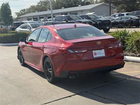 Certified 2025 Toyota Camry SE image 5