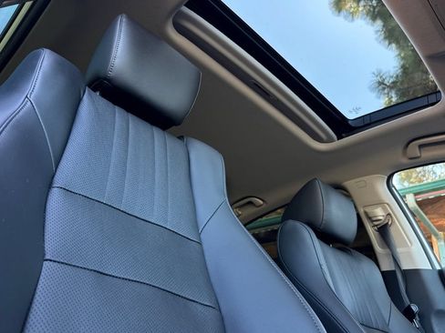 Used 2022 Honda Accord Touring image 18