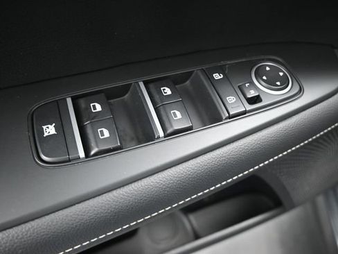 Used 2024 Kia Forte GT-Line image 13