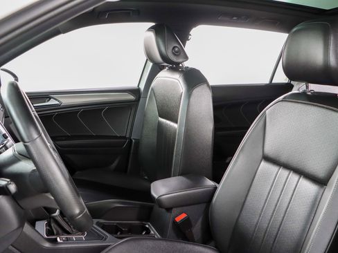 Used 2024 Volkswagen Tiguan SE R-Line FWD image 24