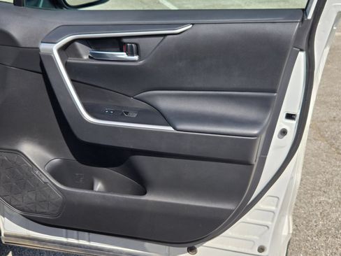 Used 2022 Toyota RAV4 XLE w/ Convenience Package FWD image 29