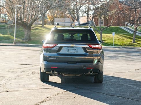 Used 2019 Chevrolet Traverse LT w/ LT Premium Package image 5