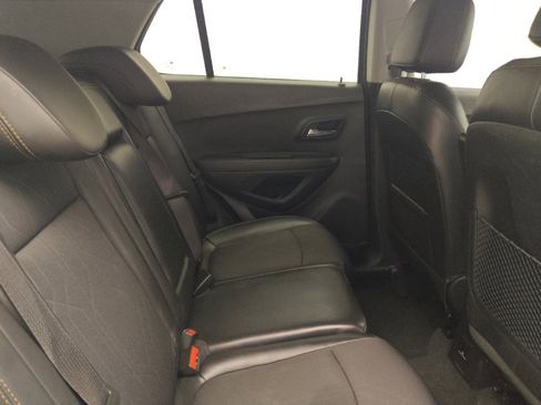 Used 2019 Chevrolet Trax LT w/ LT Convenience Package FWD image 19
