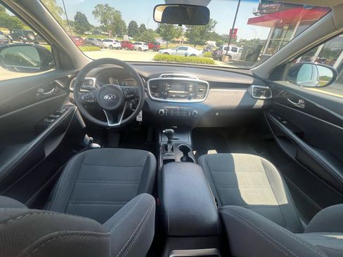 Used 2016 Kia Sorento FWD image 10